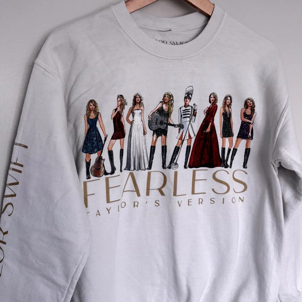 Taylor‎ Swift Fearless Eras Taylor's Version White Crewneck Sweatshirt Women's M